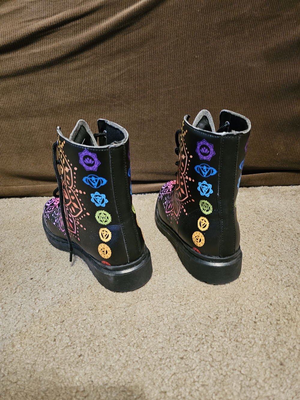 Yes We Vibe Chakra Love Boots - Picture 3 of 6
